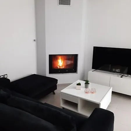 Mary'S Luxury Apartment Nemea Buitenkant foto