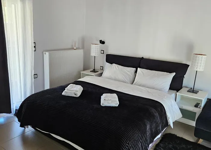 Mary\'S Luxury Apartment Nemea